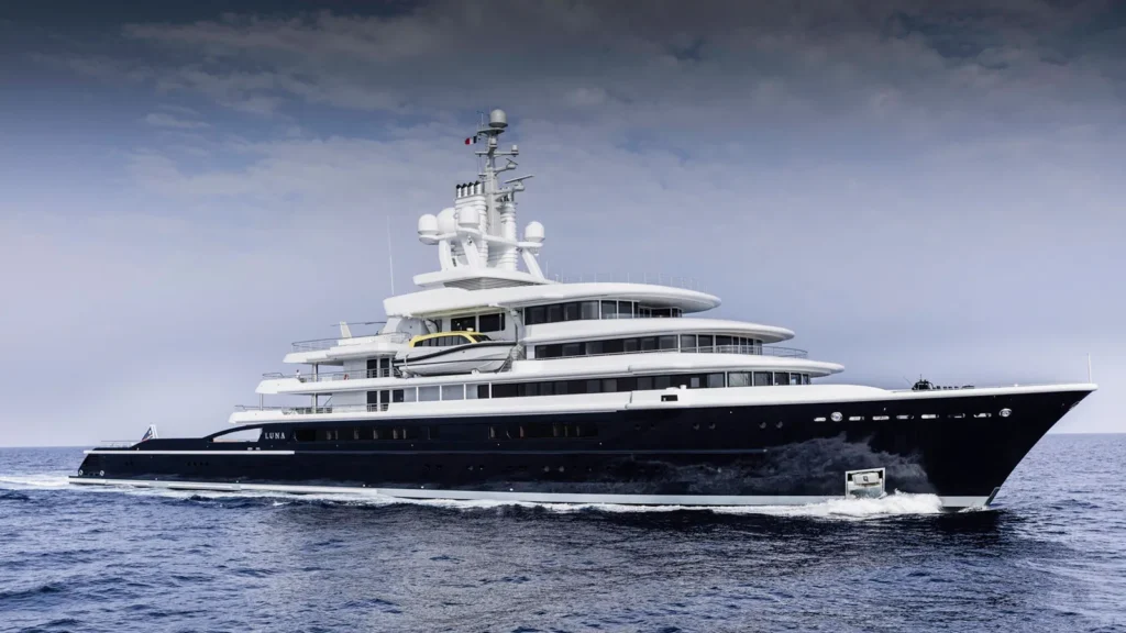 Luna 114.2 metre explorer yacht cruising at sea