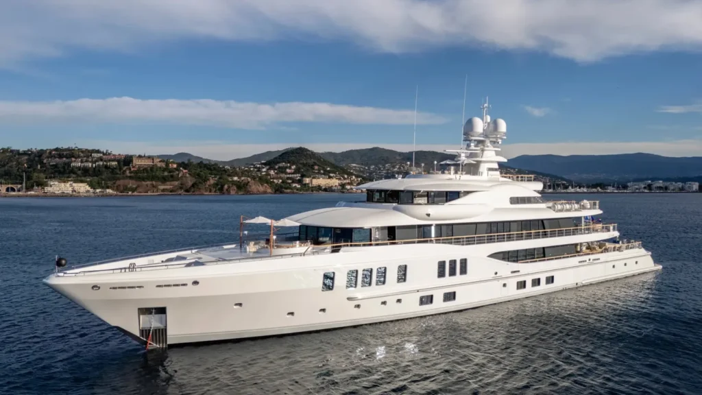 Synthesis 74 metre Amels yacht cruising at sea
