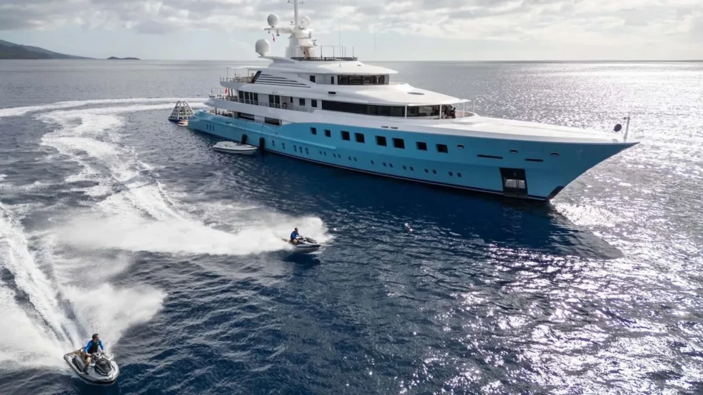 72m superyacht AXIOMA with guests using Jet Skis